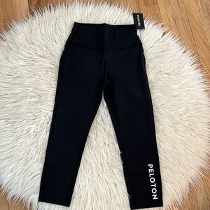 NWT Peloton SP121 Essential Capri Sz S